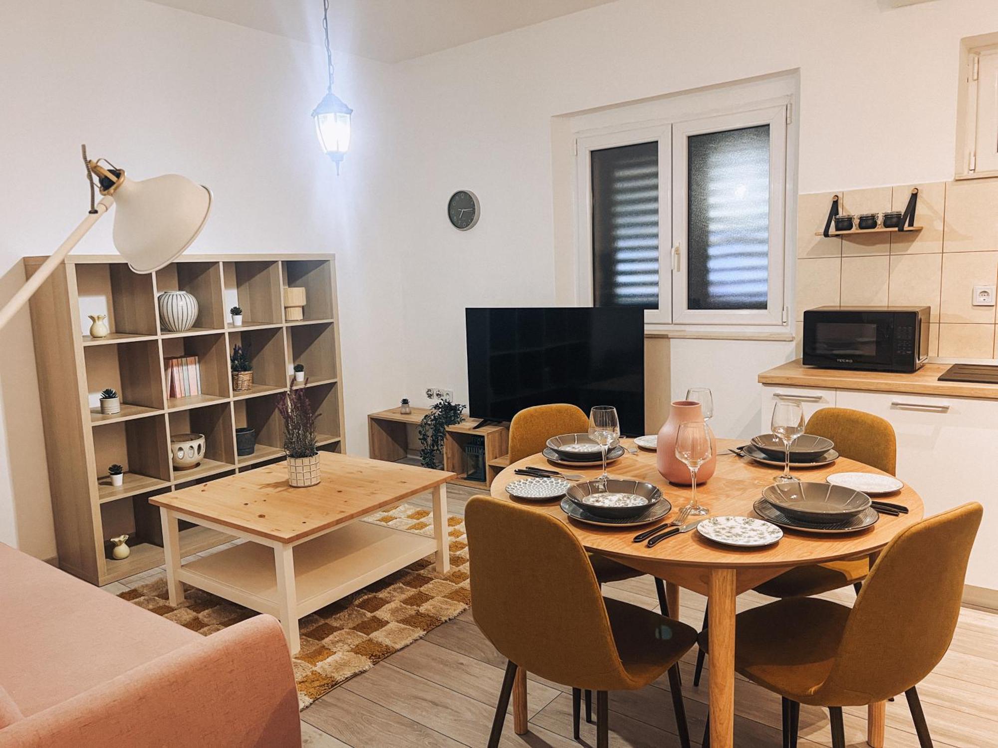Kana Apartment *